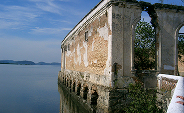 ARMAZÉM MACEDO E BARRACÃO ANEXO